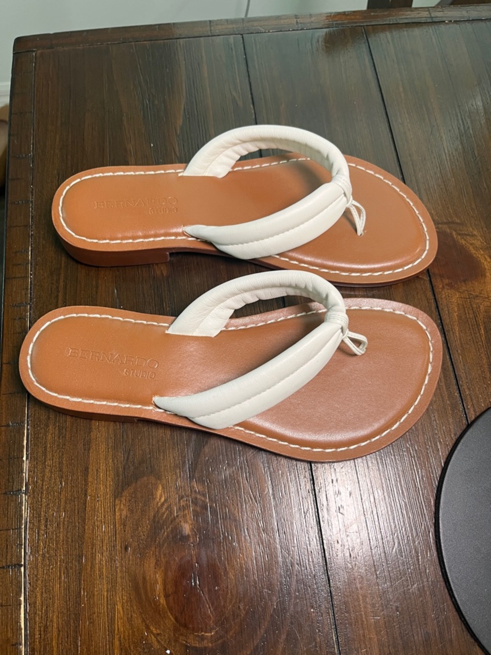 Women's White Padded Strap Leather Flip Flop Sandals